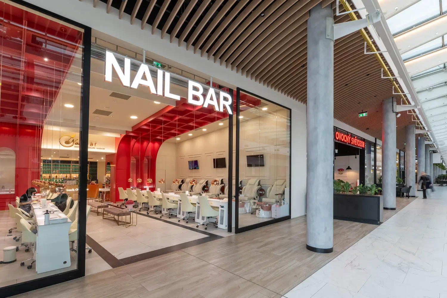 Nail Bar, Nový Smíchov – pohled 2