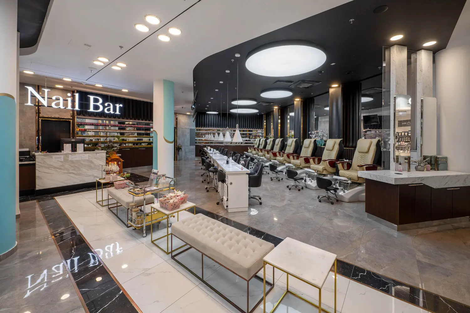 Nail Bar, Palladium – pohled 1
